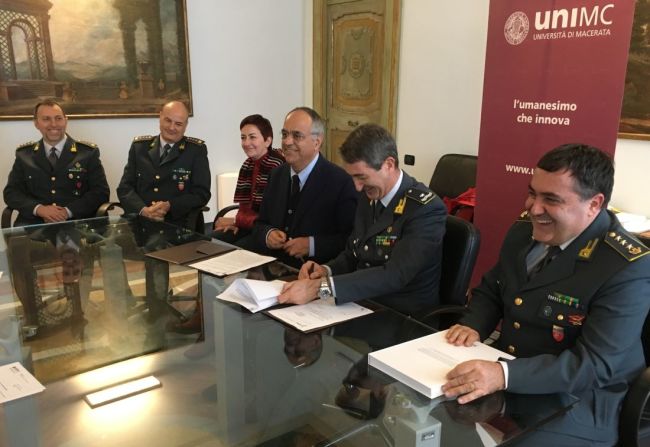 Adornato - Carozza: firma accordo 19 dic 2016