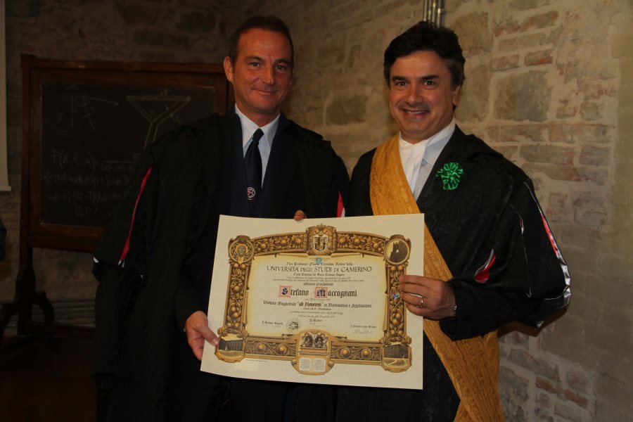 UniCam ha conferito la Laurea Honoris Causa all’imprenditore Stefano Maccagni