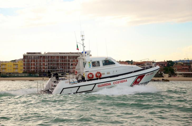 La Guardia Costiera salva un diportista disperso in mare