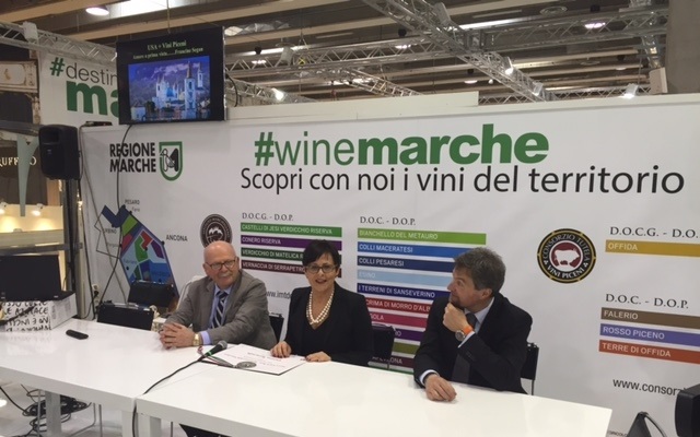 Vinitaly 2016, grande interesse allo stand della Regione Marche