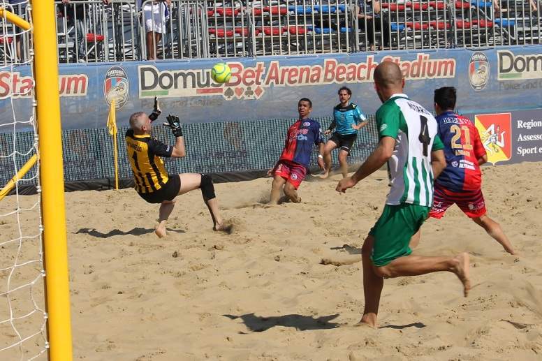 Beach soccer: Samb – Lamezia 8 a 1 (2-0; 2-1; 4-0)