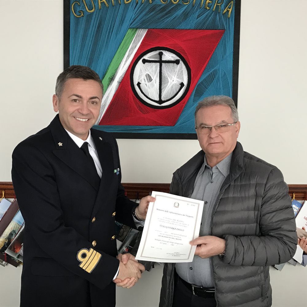 Medaglia d’Onore per lunga navigazione: consegnato il diploma a Paolo Vinciguerra