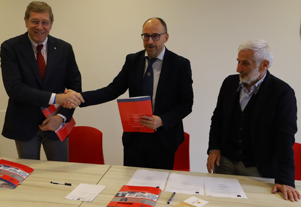Firmato l’accordo quadro tra UniCam, Spin-off  Synbiotec e Kos Care