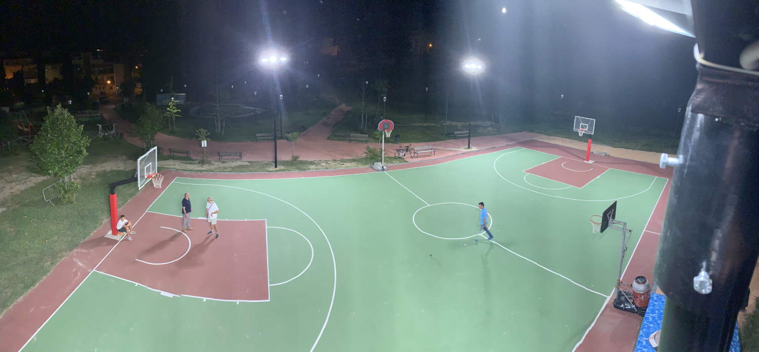 E luce fu!, il campo da basket Cerboni illuminato è pronto per il torneo 3×3
