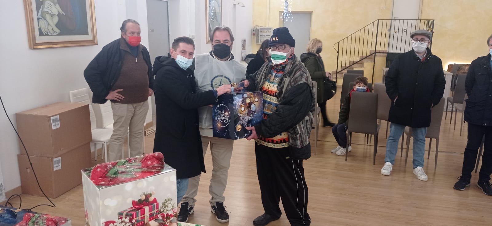 Il Club 41 Marcuzzo regala pacchi famiglia per un Natale di solidarietà