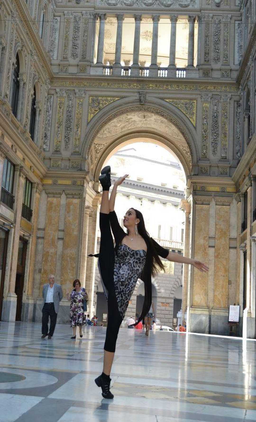 Coreografa e danzatrice di “Cristian Music Festival al Sanremo 2022 – Festival della Canzone Cristiana Sanremo” l’artista partenopea Ilaria Sambucci