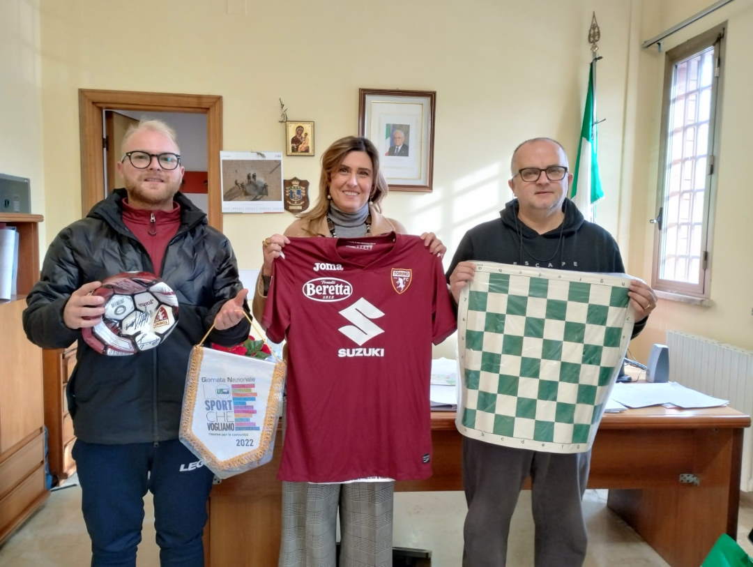 Maglia e pallone del Torino autografati per i detenuti del carcere di Ascoli Piceno