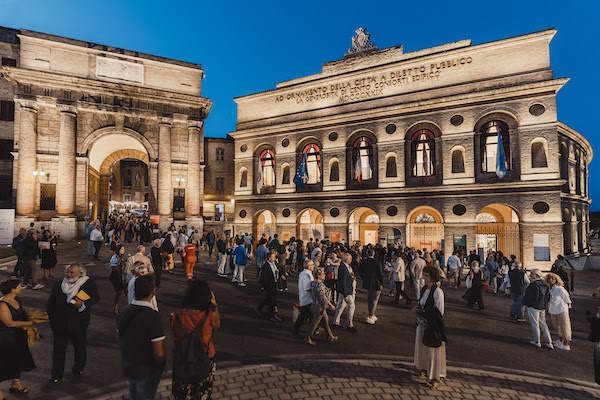 Il Ministero della Cultura ha assegnato allo Sferisterio il punteggio più alto tra i teatri di tradizione per la qualità artistica del Macerata Opera Festival 2022